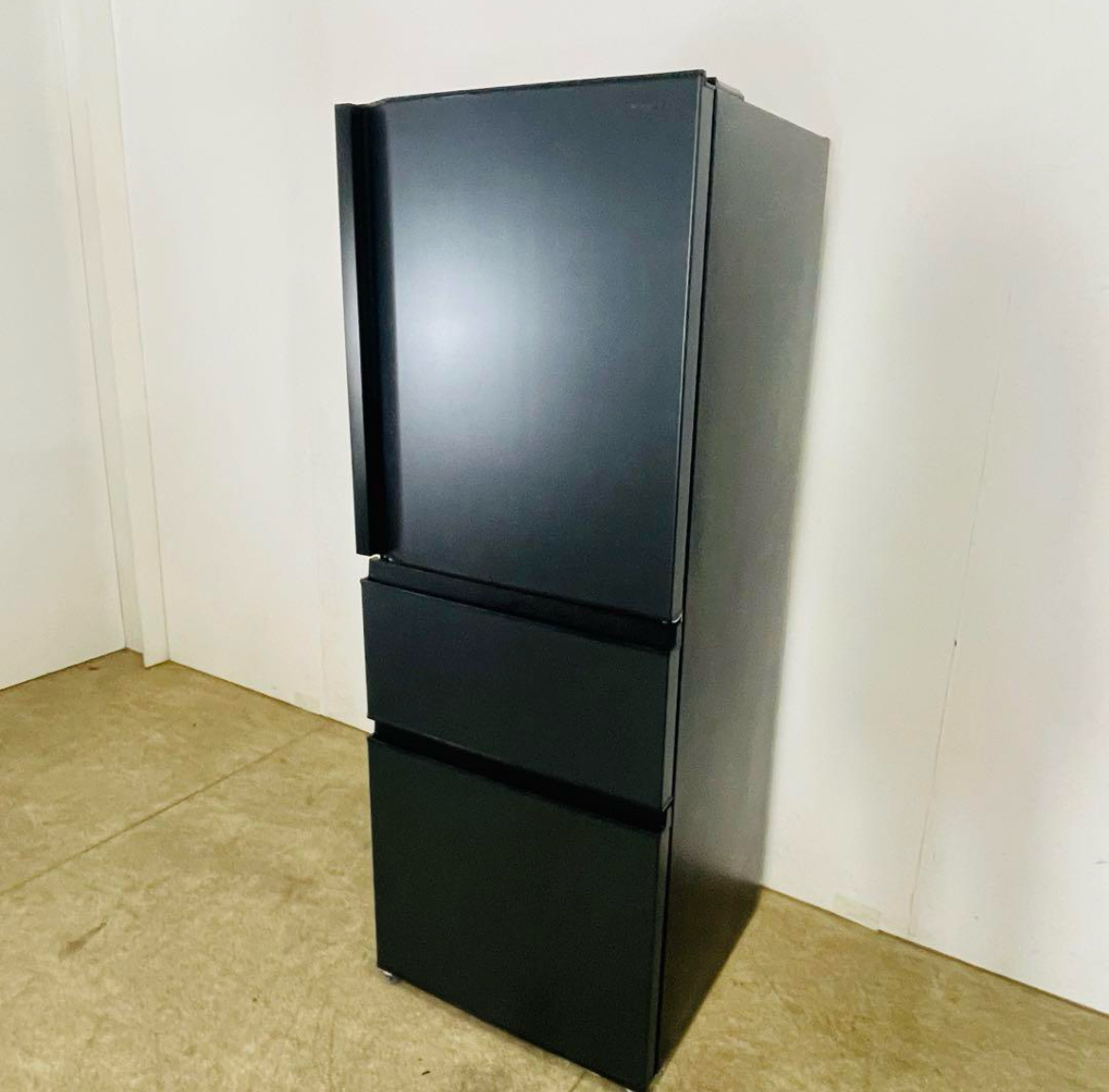 TOSHIBA 326L 冷蔵庫 ブラック 東芝 TOSHIBA 冷蔵庫 3ドア 326L 右開き VEGETA(ベジータ) SCシリーズ